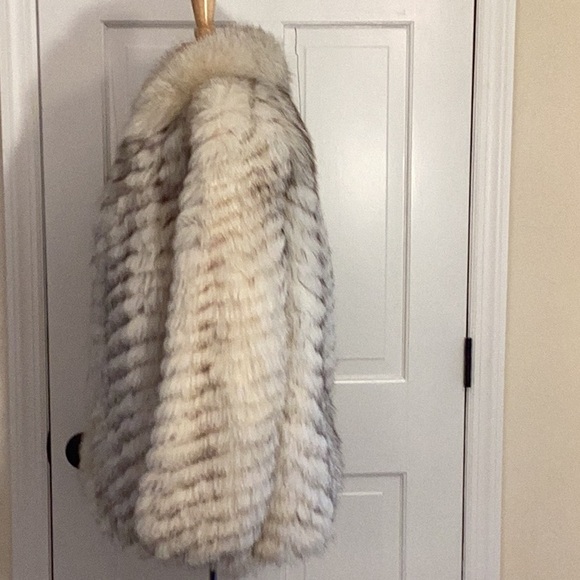 Genuine Fox Fur Jacket. Size Small. Vintage preloved. - Picture 8 of 16